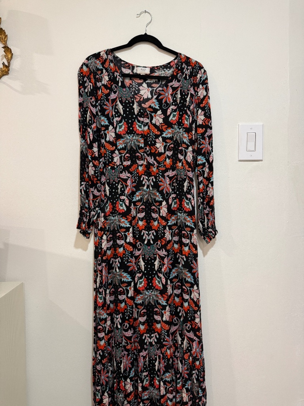 ECI New York BoHo Long Sleeve Maxi Dress, Black w/floral pattern, US M